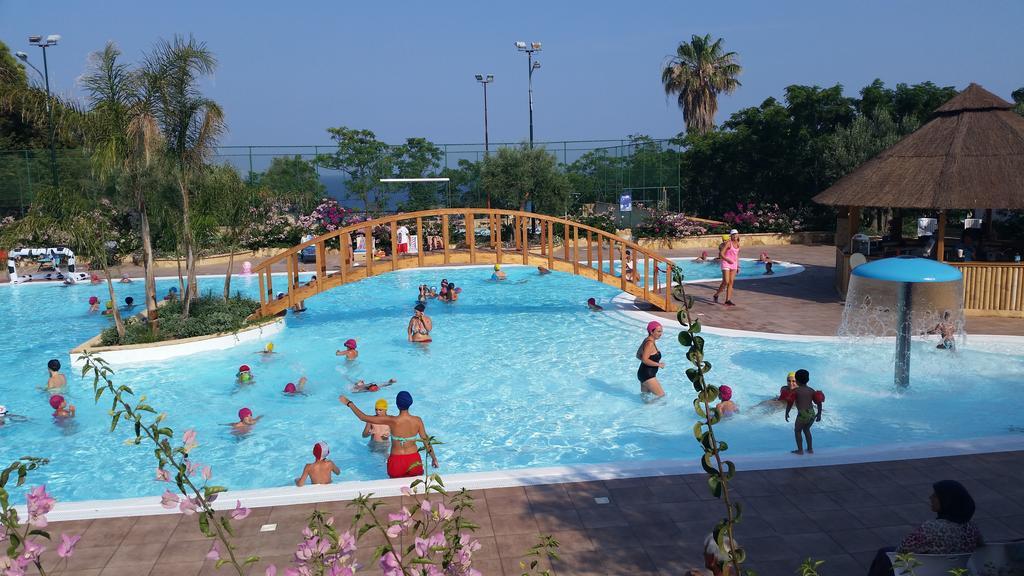 Village de vacances Villaggio Marinella Direttamente Sul Mare 3*